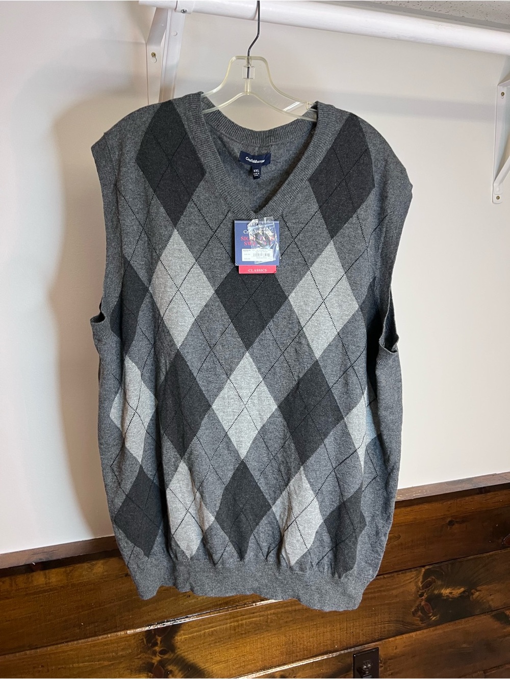 NWT croft & barrow Men's Gray Argyle V-Neck Sweater Vest- XXL